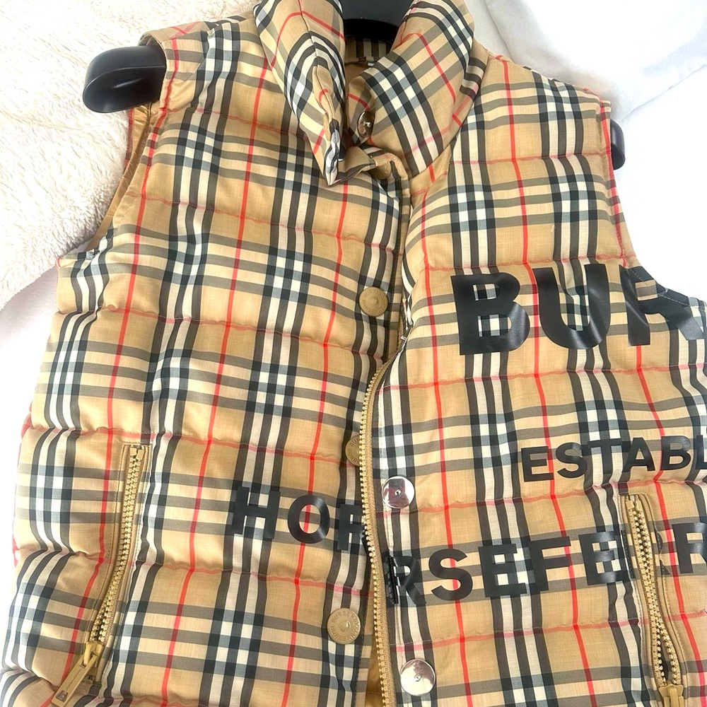 Burberry vest (unisex)